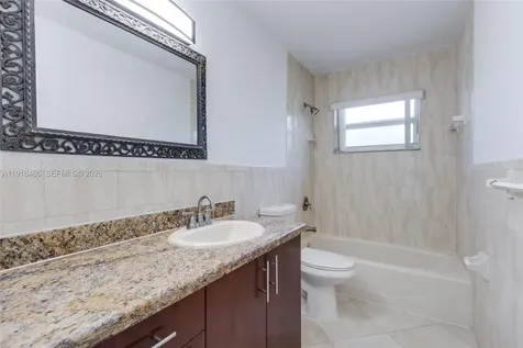 5425 Madison Street Hollywood FL 33021