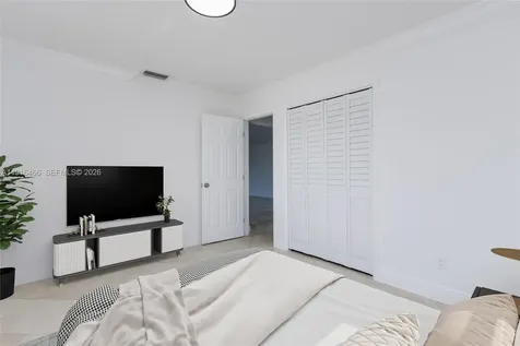 5425 Madison Street Hollywood FL 33021