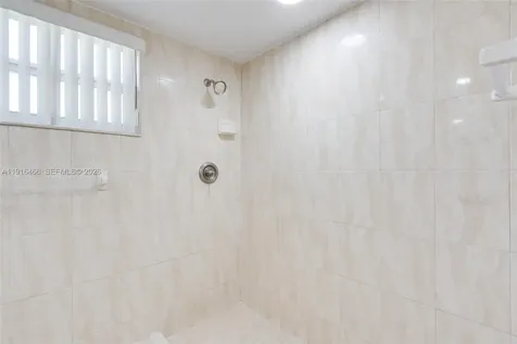 5425 Madison Street Hollywood FL 33021