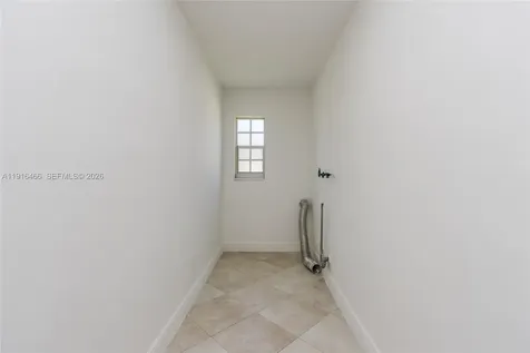 5425 Madison Street Hollywood FL 33021