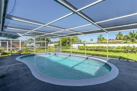 5425 Madison Street Hollywood FL 33021