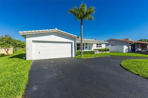 5425 Madison Street Hollywood FL 33021