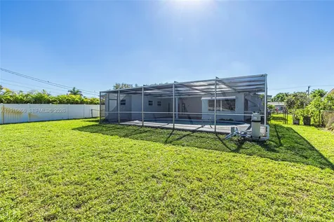 5425 Madison Street Hollywood FL 33021