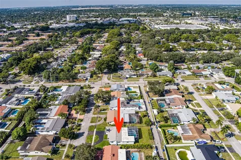 5425 Madison Street Hollywood FL 33021
