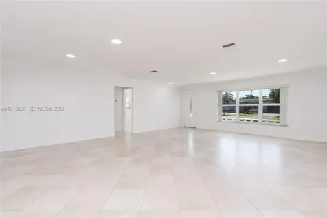 5425 Madison Street Hollywood FL 33021