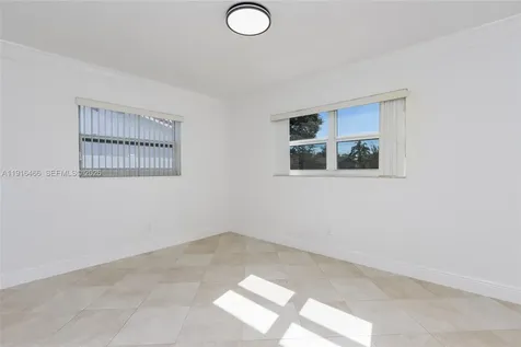 5425 Madison Street Hollywood FL 33021
