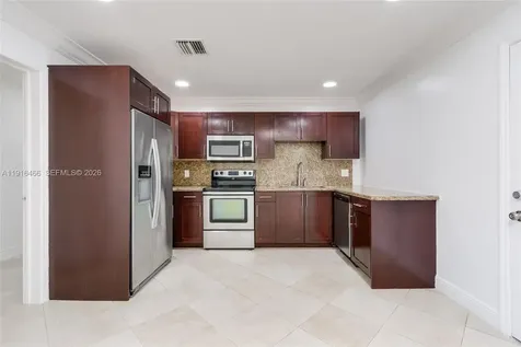 5425 Madison Street Hollywood FL 33021