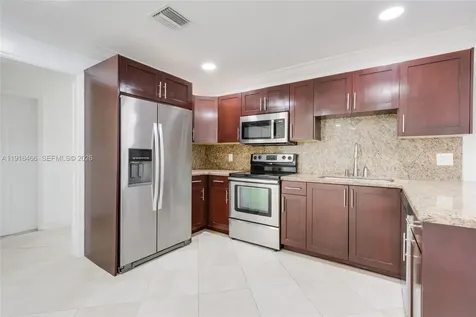 5425 Madison Street Hollywood FL 33021