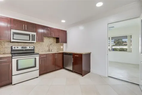 5425 Madison Street Hollywood FL 33021