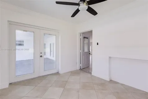5425 Madison Street Hollywood FL 33021