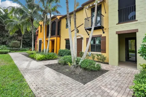 9064 Capistrano Street N Naples FL 34113