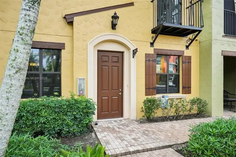 9064 Capistrano Street N Naples FL 34113