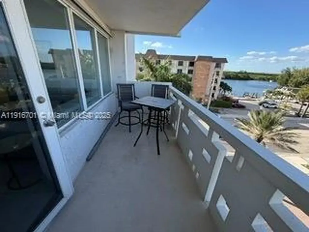 3111 N Ocean Drive Hollywood FL 33019