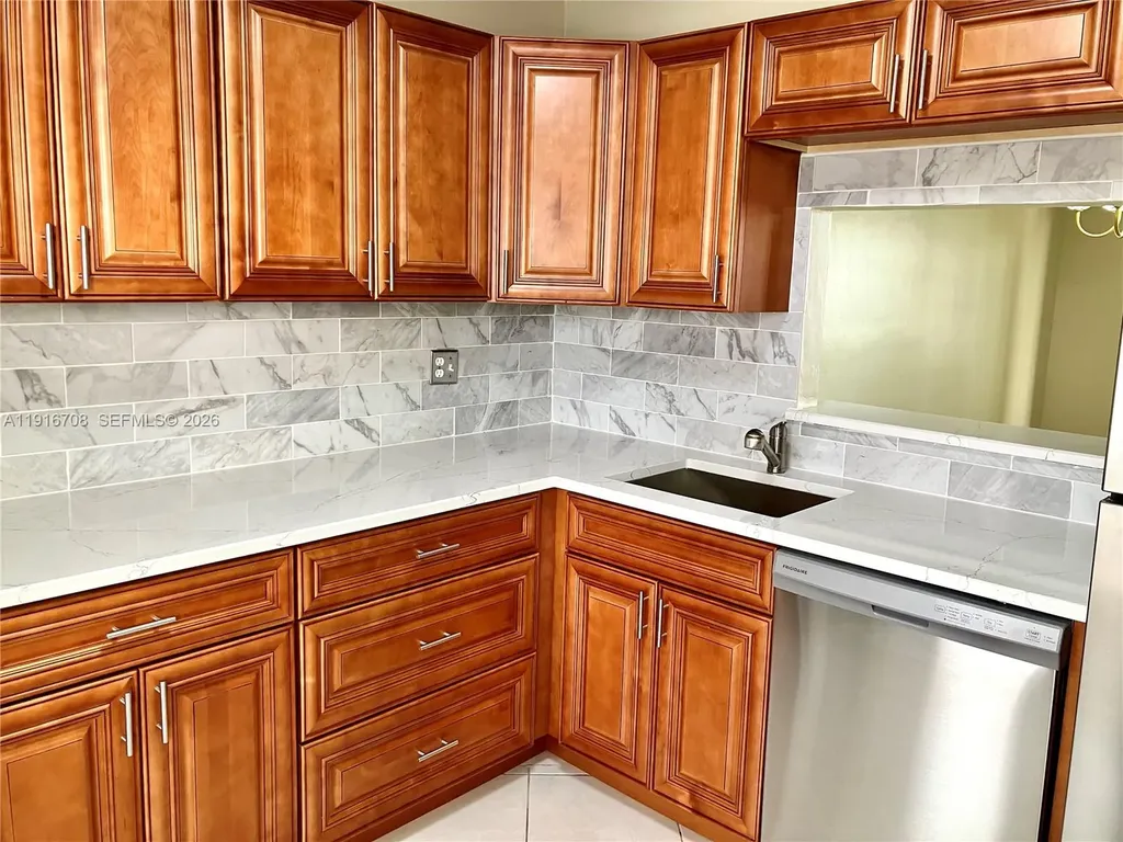 4270 NW 40th Street Lauderdale Lakes FL 33319