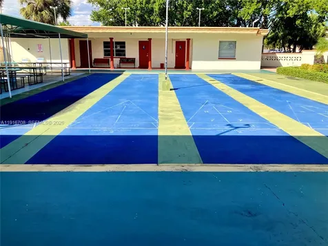 4270 NW 40th Street Lauderdale Lakes FL 33319