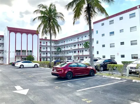 4270 NW 40th Street Lauderdale Lakes FL 33319