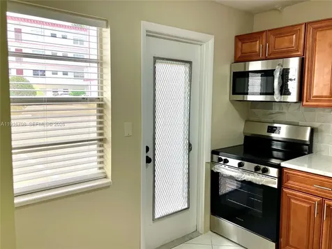 4270 NW 40th Street Lauderdale Lakes FL 33319