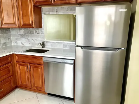 4270 NW 40th Street Lauderdale Lakes FL 33319