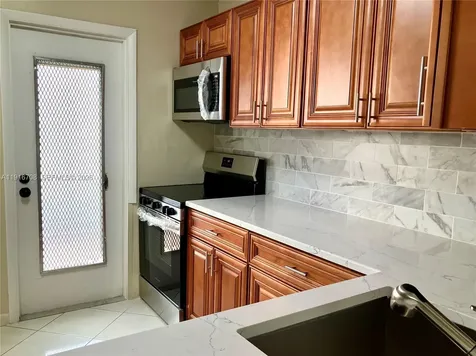 4270 NW 40th Street Lauderdale Lakes FL 33319