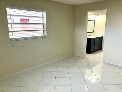 4270 NW 40th Street Lauderdale Lakes FL 33319