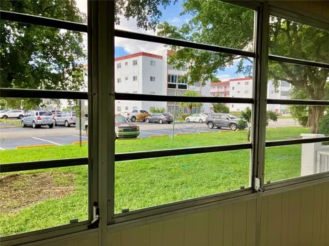 4270 NW 40th Street Lauderdale Lakes FL 33319