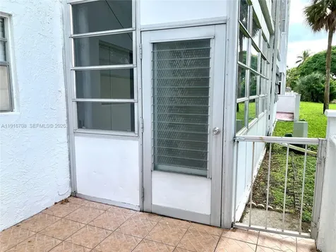4270 NW 40th Street Lauderdale Lakes FL 33319