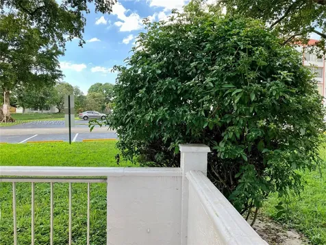 4270 NW 40th Street Lauderdale Lakes FL 33319