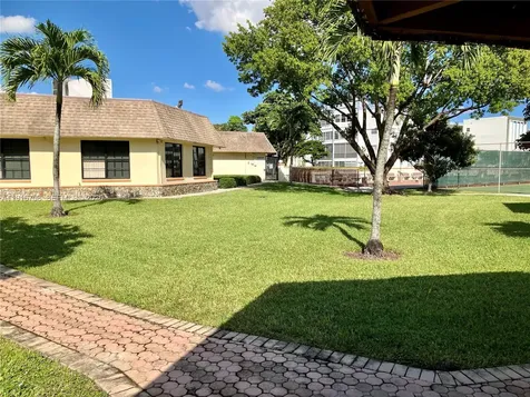 4270 NW 40th Street Lauderdale Lakes FL 33319