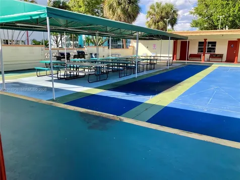 4270 NW 40th Street Lauderdale Lakes FL 33319