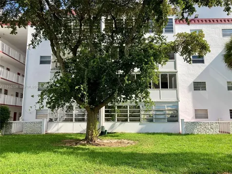 4270 NW 40th Street Lauderdale Lakes FL 33319