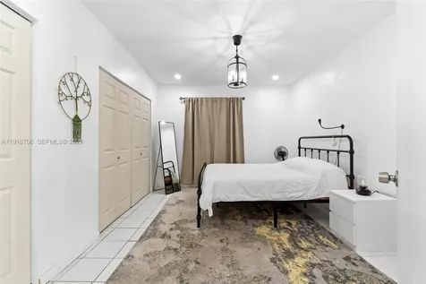 2262 NW 4th Street Miami FL 33125