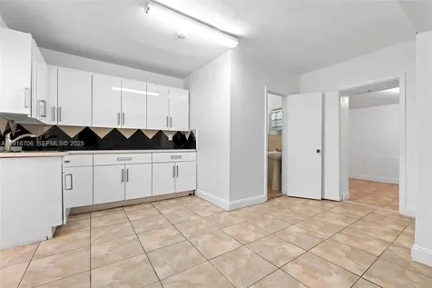 2262 NW 4th Street Miami FL 33125