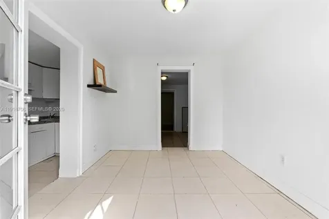 2262 NW 4th Street Miami FL 33125