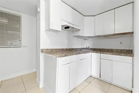 2262 NW 4th Street Miami FL 33125