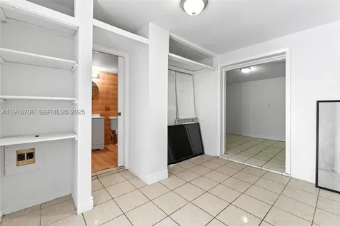 2262 NW 4th Street Miami FL 33125