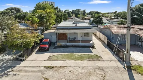 2262 NW 4th Street Miami FL 33125