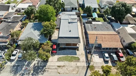 2262 NW 4th Street Miami FL 33125