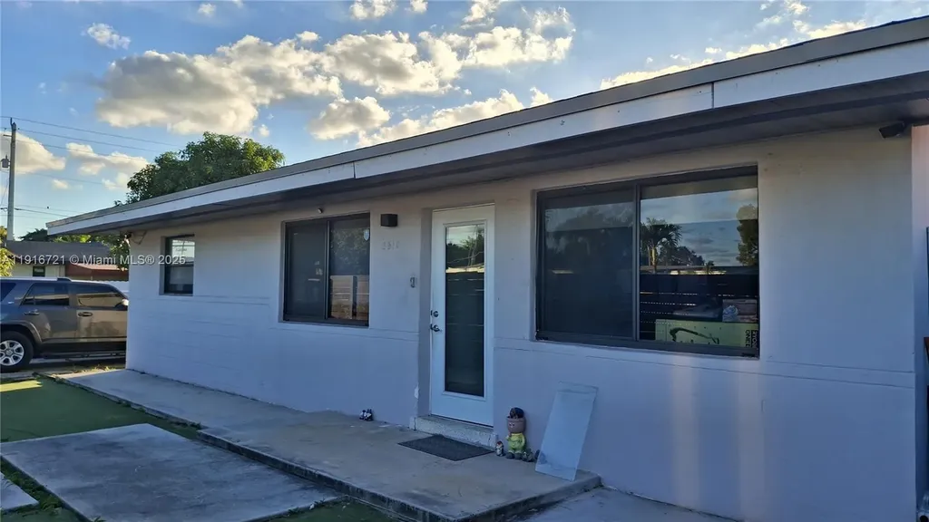 3510 NW 33rd Avenue Miami FL 33142