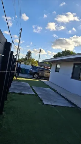 3510 NW 33rd Avenue Miami FL 33142