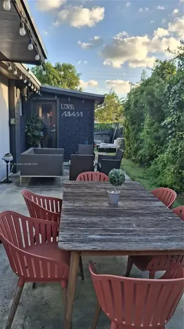 3510 NW 33rd Avenue Miami FL 33142