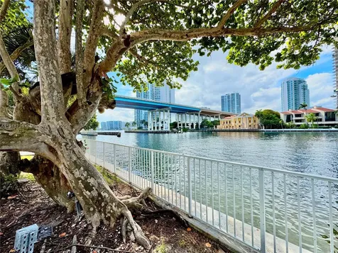 19390 Collins Avenue Sunny Isles Beach FL 33160