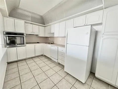 19390 Collins Avenue Sunny Isles Beach FL 33160