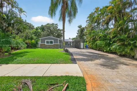 6640 Douglas Hollywood FL 33024