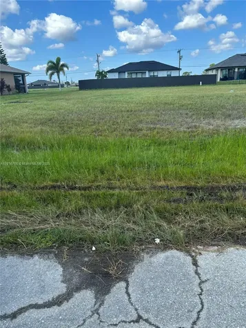 1224 NW 15th Place Cape Coral FL 33993