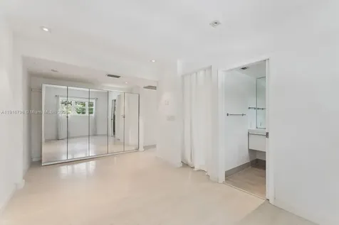 4812 Pine Tree Drive Miami Beach FL 33140
