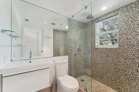 4812 Pine Tree Drive Miami Beach FL 33140