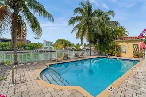 4812 Pine Tree Drive Miami Beach FL 33140