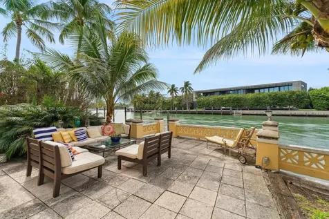 4812 Pine Tree Drive Miami Beach FL 33140