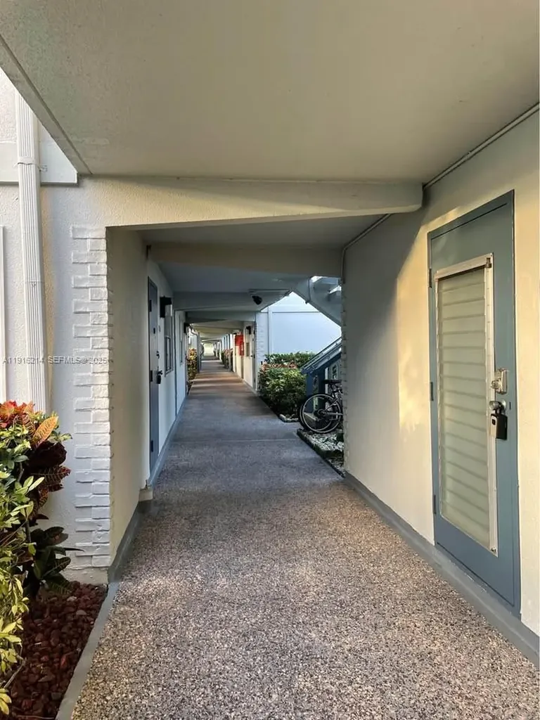 116 Tuscany B Delray Beach FL 33446