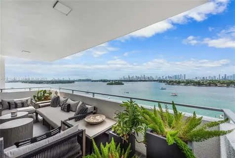 11 Island Avenue Miami Beach FL 33139